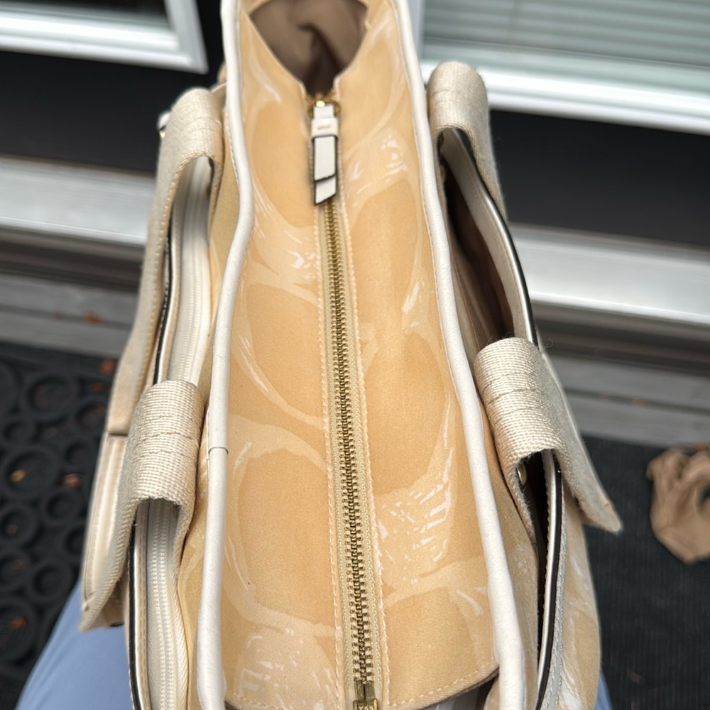 Coach Scribbles Signature C HamptonTote Bag (w/hang tag)(EUC) - Picture 9 of 16